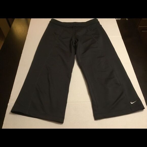 Nike Fit Dry Capri Workout Pants - Picture 1 of 4
